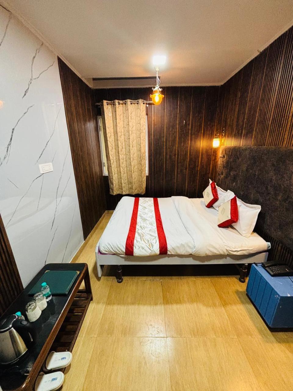 Hotel Amar Mussoorie Eksteriør billede