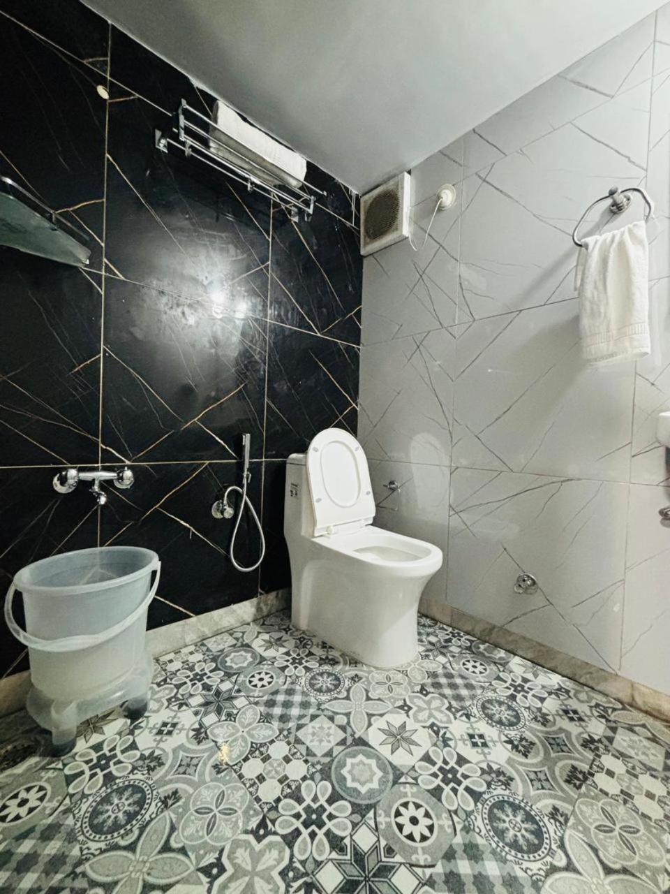 Hotel Amar Mussoorie Eksteriør billede
